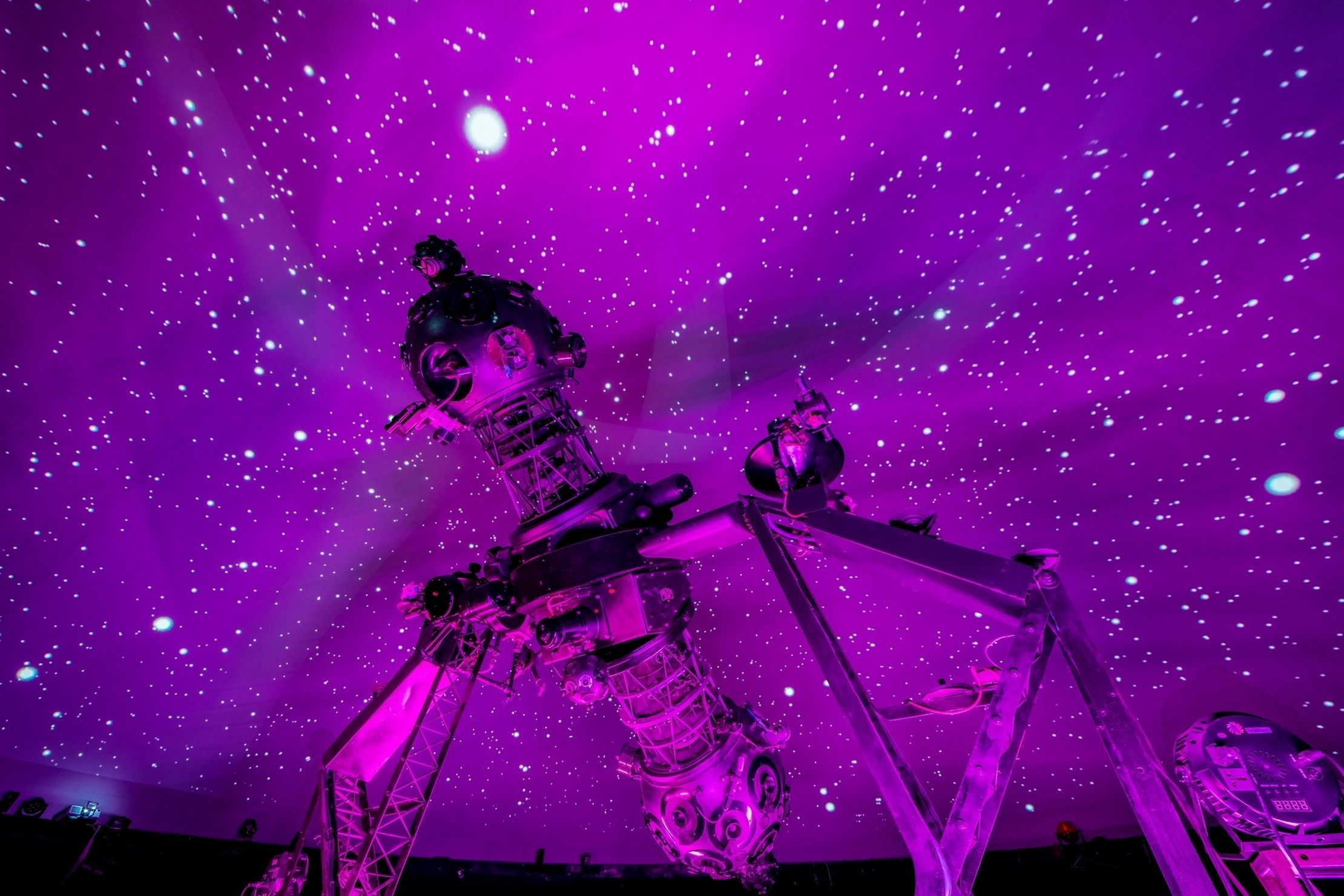 Концерт под звездами «Рок-хиты на виолончелях» – афиша