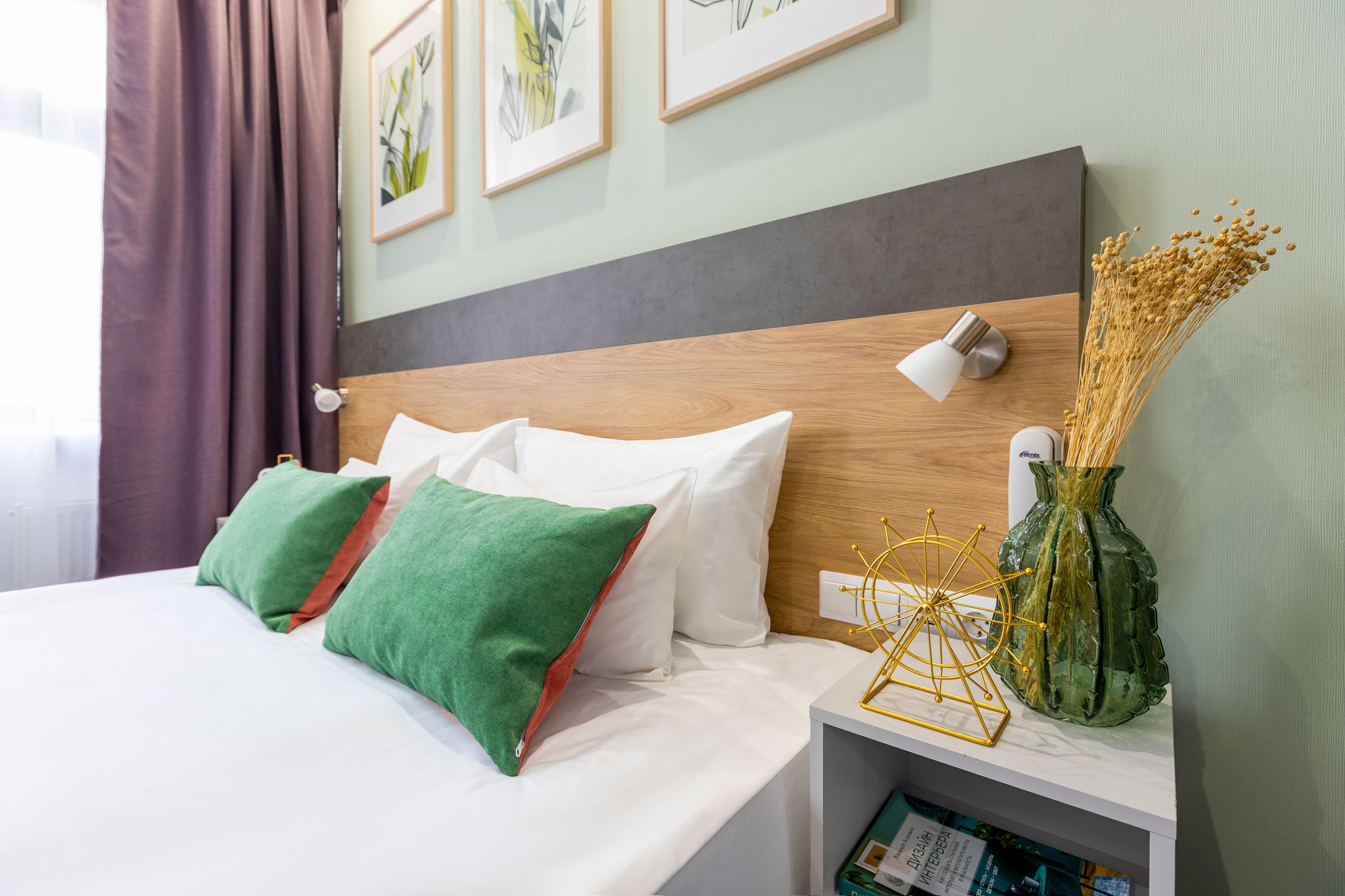 Station Premier S12 – афиша