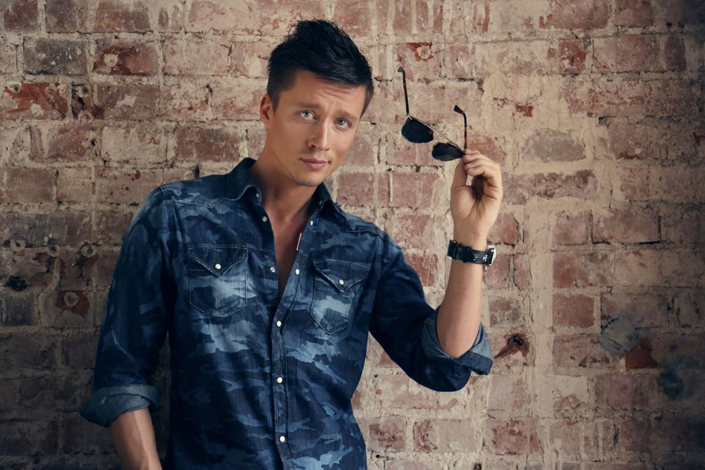 Шерше ля фам – афиша