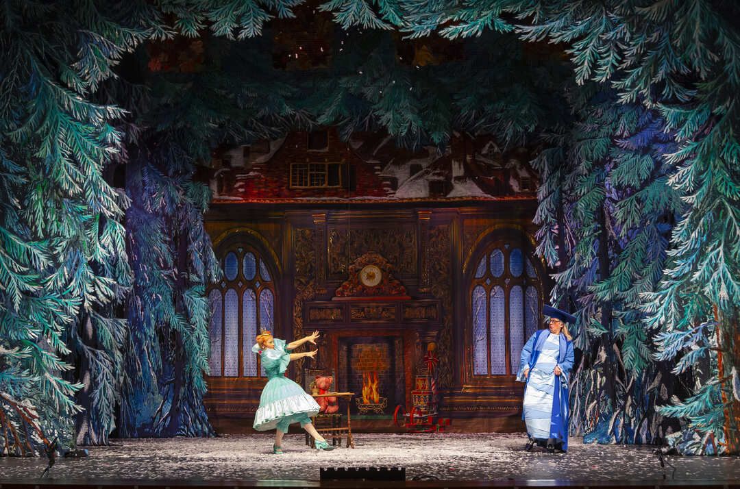 Двенадцать месяцев – афиша