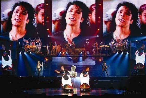 Michael Jackson The Immortal World Tour – афиша