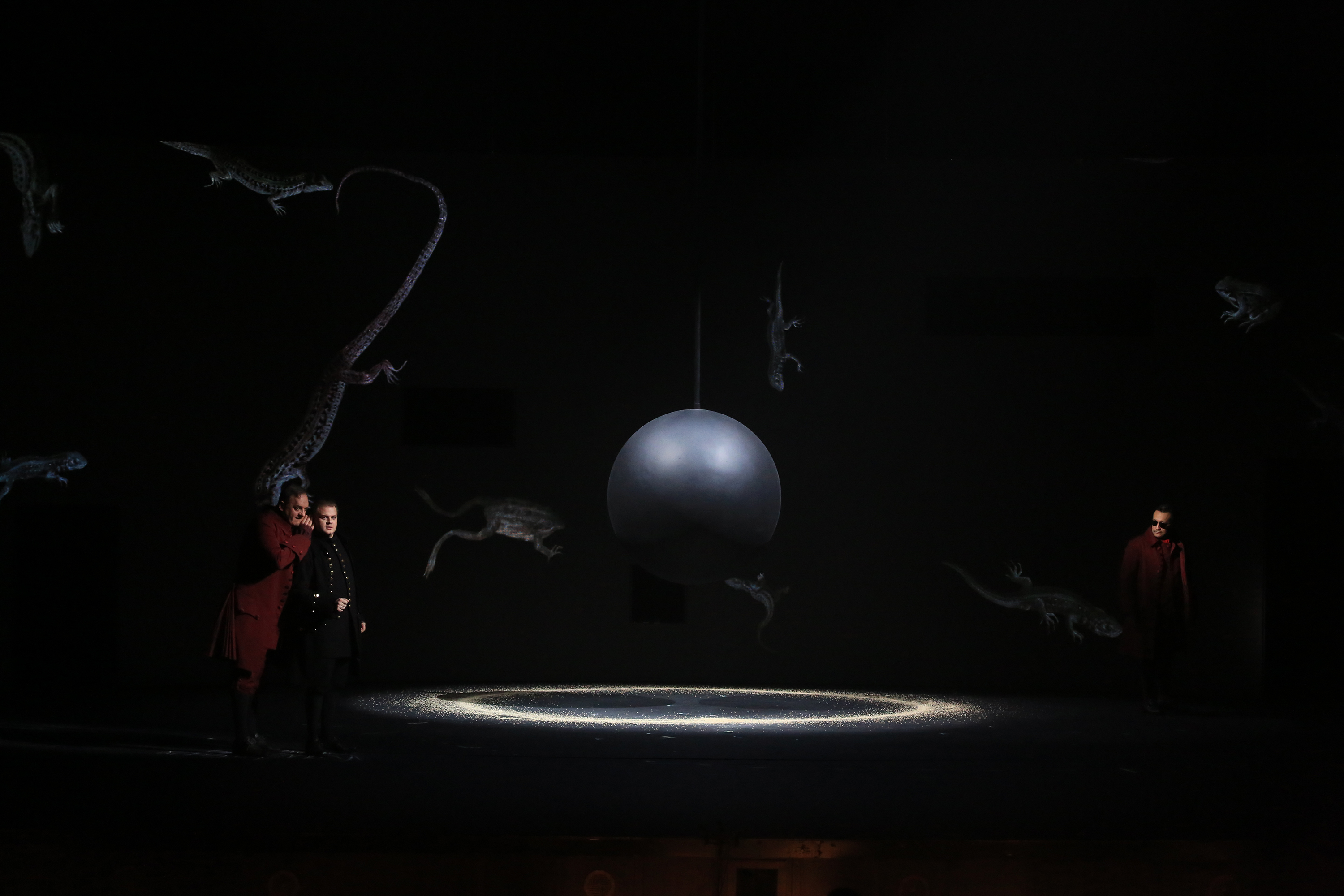 Влюбленный дьявол – афиша