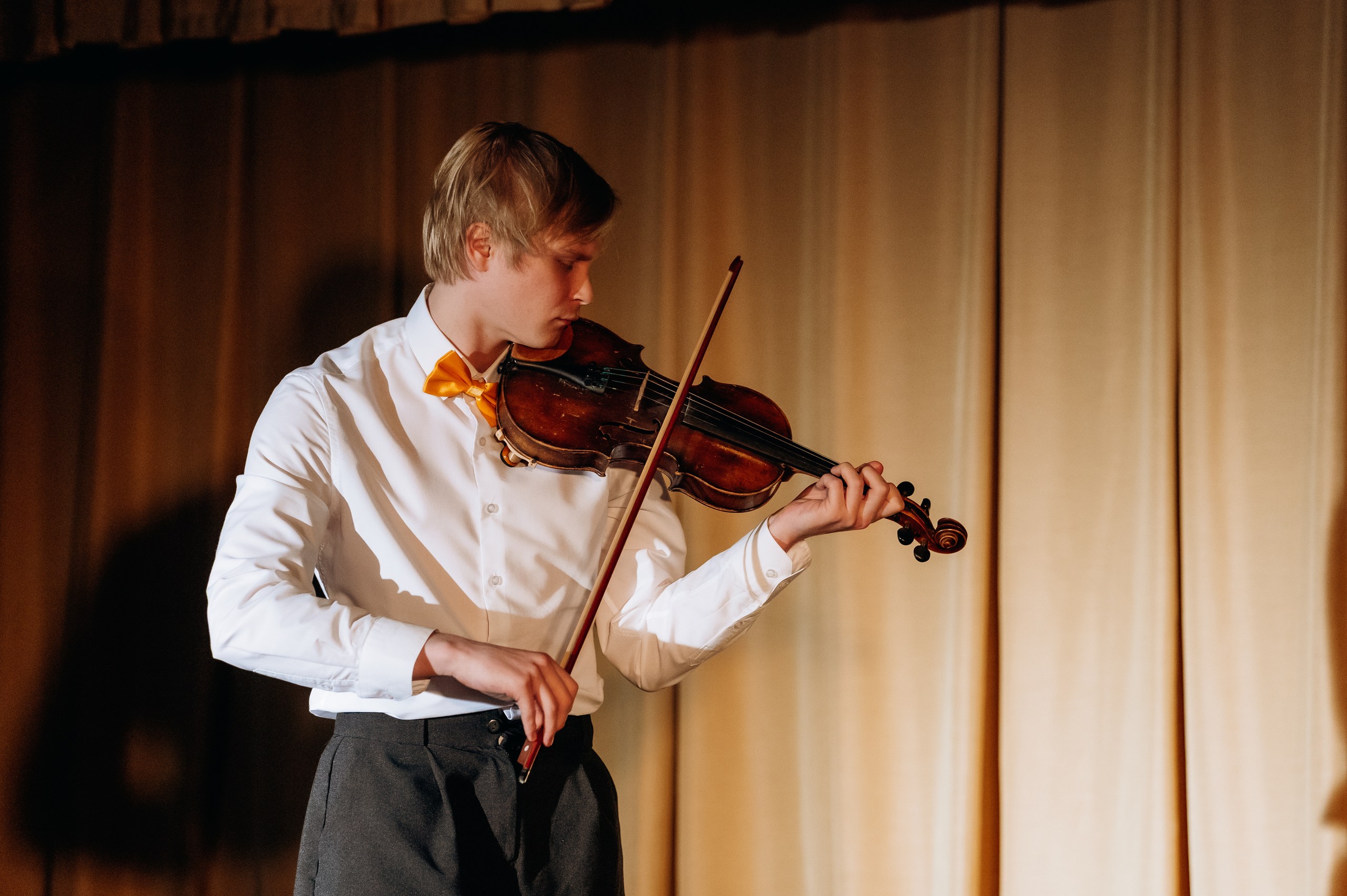 Почему Чайковский спрятался под диваном? – афиша