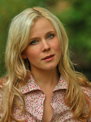 Жетілген әйелді екі порнозвезды трахает етеді