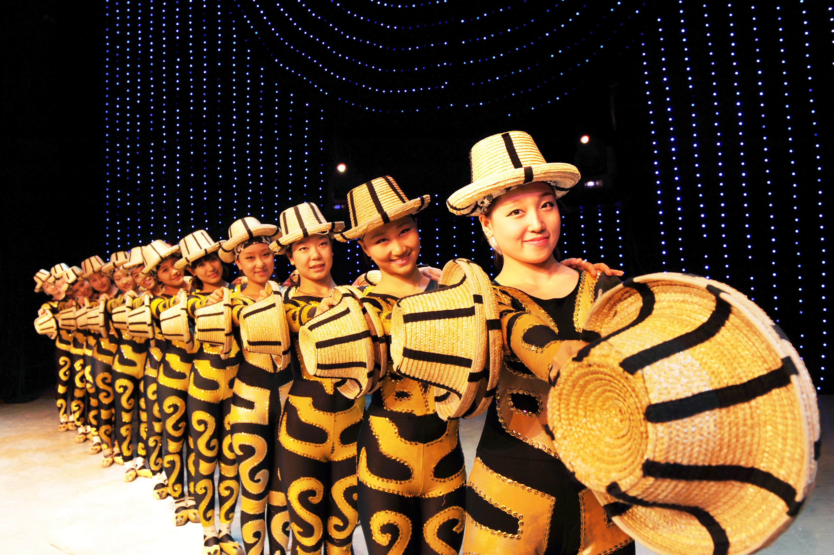 Шоу Императорского Пекинского цирка – афиша