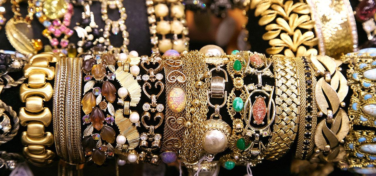 Бижутерия от винтажа до наших дней – афиша