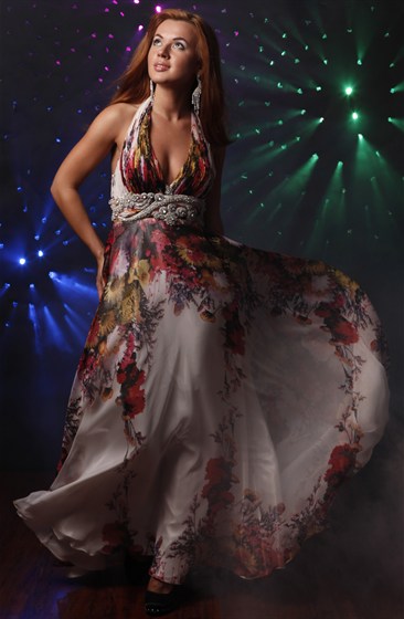 Сара Окс – фото