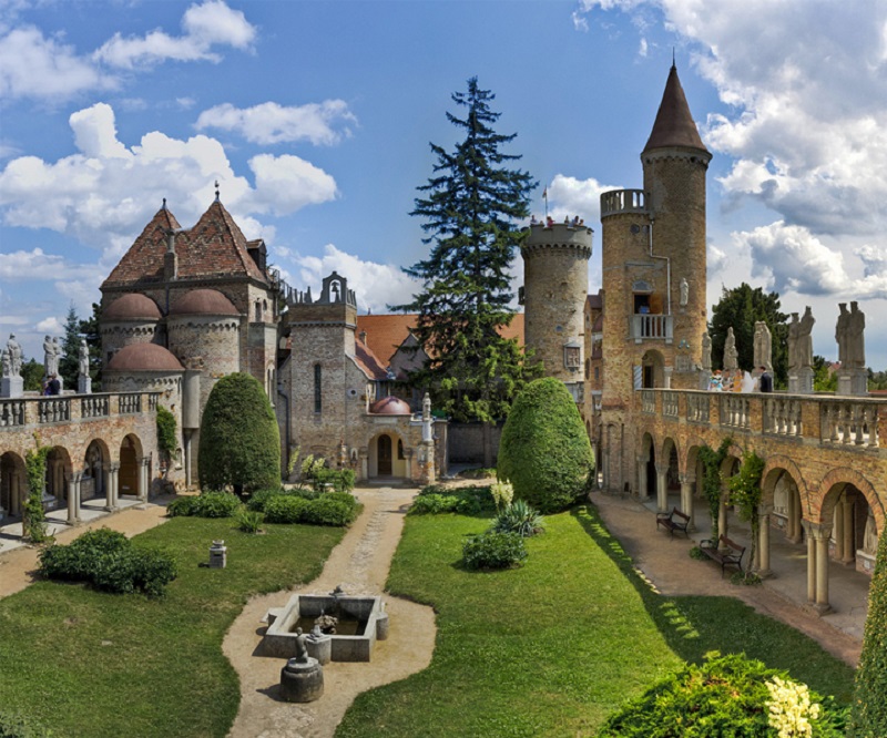 Венгрия. Замок Бори – афиша