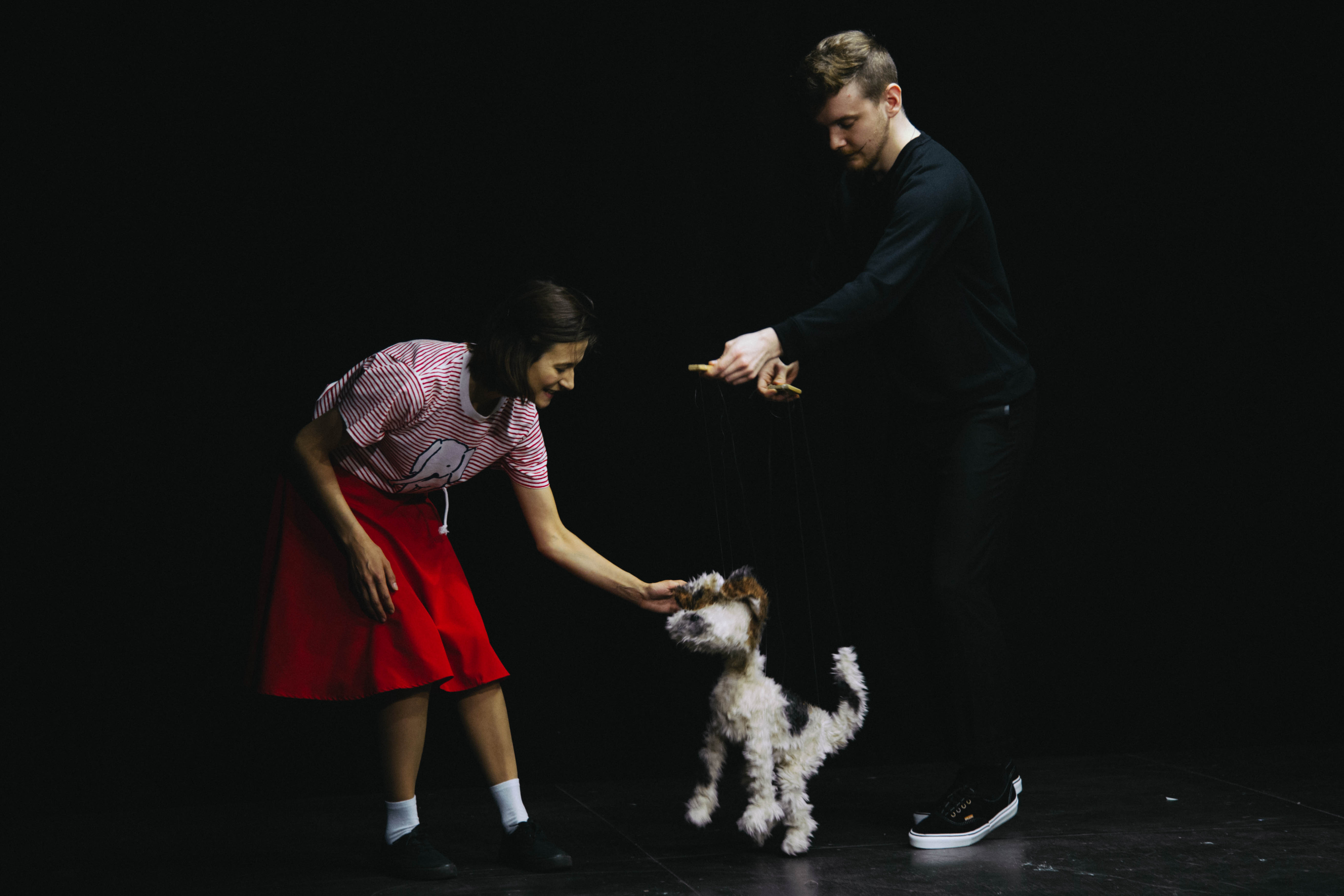 Девочка и пес – афиша